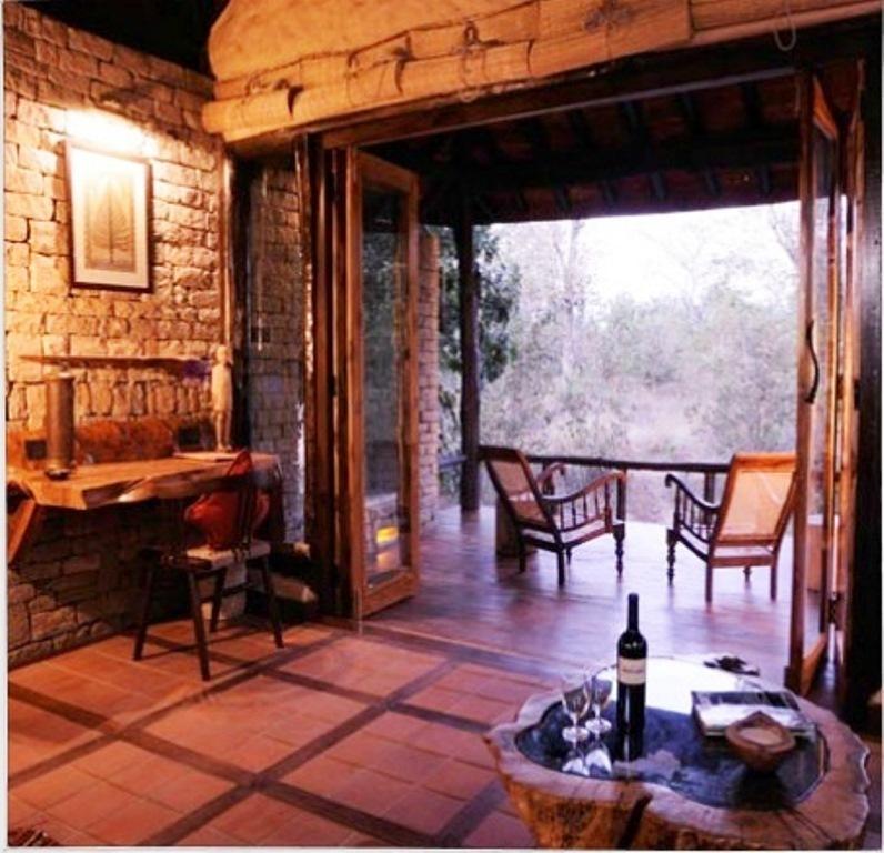 Kanha Earth Lodge Mandlā Kamer foto