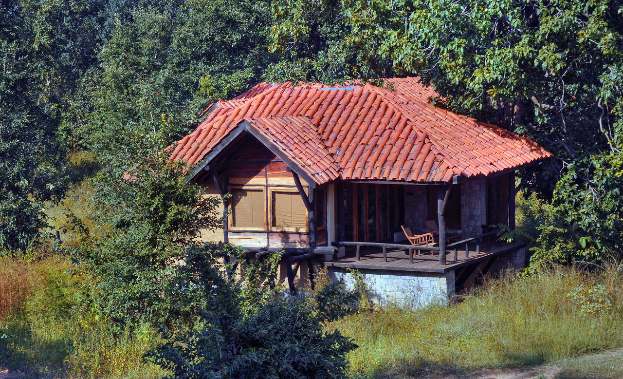 Kanha Earth Lodge Mandlā Buitenkant foto